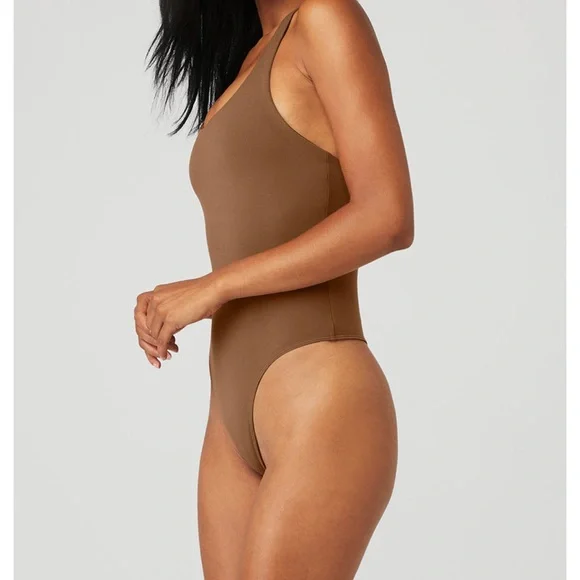 ALO Yoga Sleek Back Bodysuit In Cinnamon - Picture 3 of 7